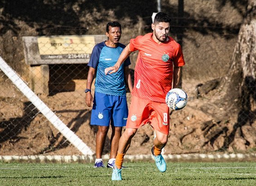Rondinelly é um dos atletas que ainda tem futuro indefinido no Guarani. (Foto: GuaraniPress)