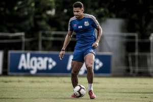 Ceará negocia com atacante que está 'encostado' em rival do Brasileirão