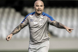 Com Brasileirão próximo de voltar, Palmeiras aparece cotado com a mão na taça