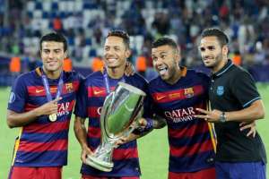 São Paulo retoma conversas com lateral ex-Barcelona com passagem pela Seleção