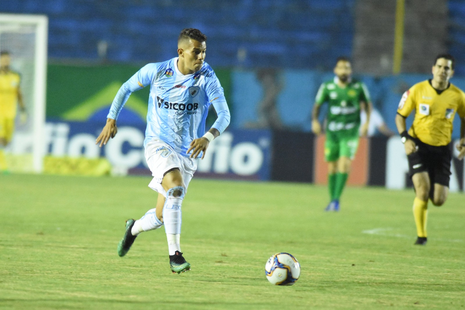 Série B: Atacante é mais um a trocar o Londrina pelo futebol português