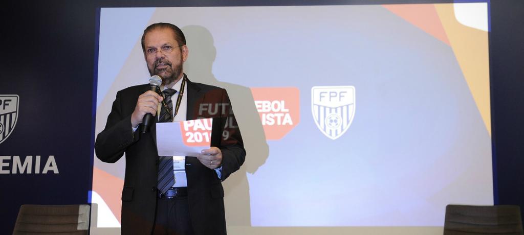 Reinaldo em evento da FPF - Rodrigo Corsi