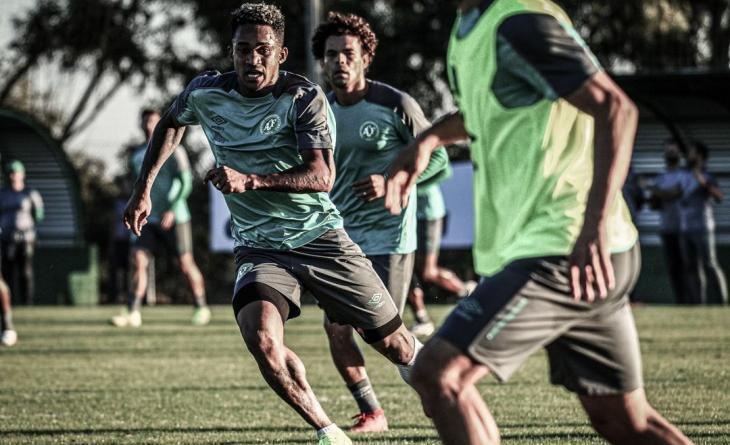 Eduardo volta aos treinos com a Chape - Márcio Cunha/Chapecoense