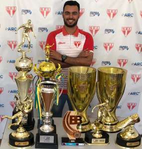 Segundona: Aos 23 anos, diretor acumula títulos e sonha com acesso pela Itapirense