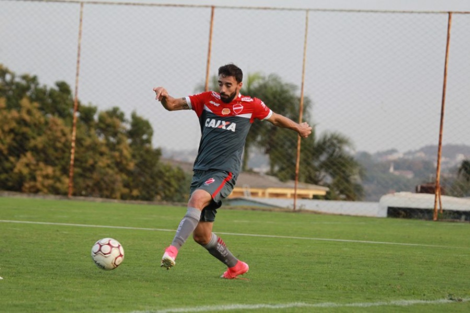 Série B: Após lesão contra Corinthians, lateral desfalca Vila por 30 dias