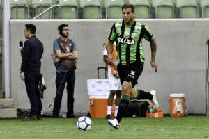 Rafael Moura se aproxima de acerto com clube do Brasileirão