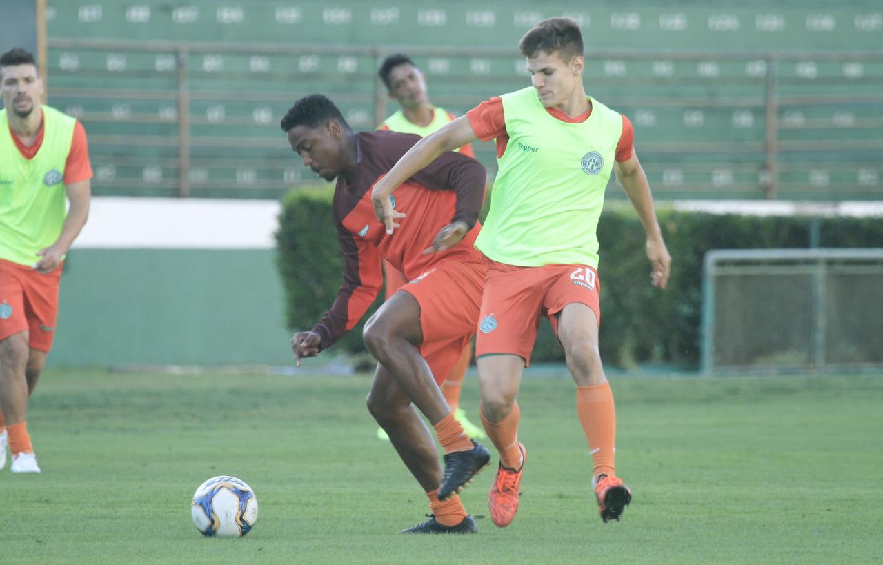 Série B: Zagueiro e atacante são regularizados e Guarani conta com dupla contra CRB