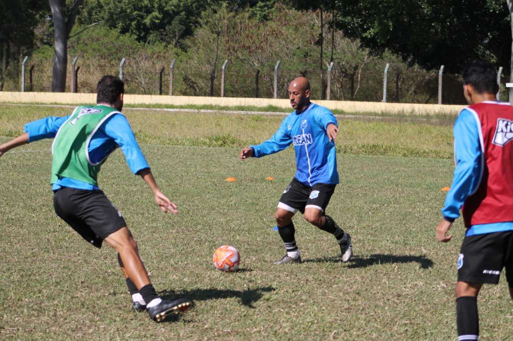 Taubaté treina para enfrentar o Desportivo Brasil (Foto: Caíque Toledo / EC Taubaté)