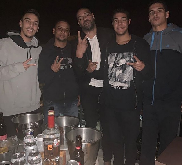 Adriano Imperador é acusado de ameaça após confusão em boate