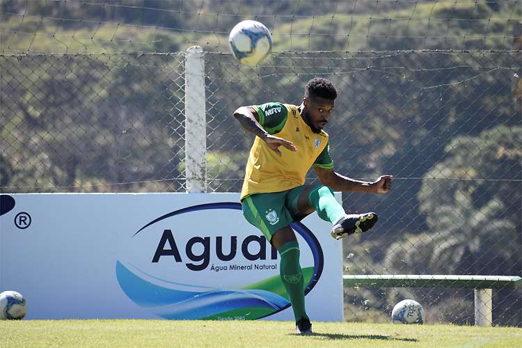 Série B: Ex-lateral de Seleção e São Paulo vai estrear pelo América-MG