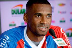 No Bahia, ex-Ponte e Timão diz ser zagueiro de poucos gol e quer pegar o Santos