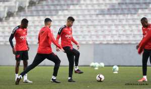 Athletico-PR troca o 