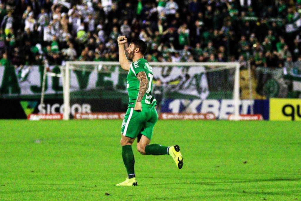Everaldo é a esperança da Chape contra Atlético -  Márcio Cunha/Chapecoense