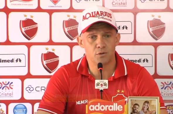 Série B: Após derrota em clássico, Vila Nova demite Eduardo Baptista