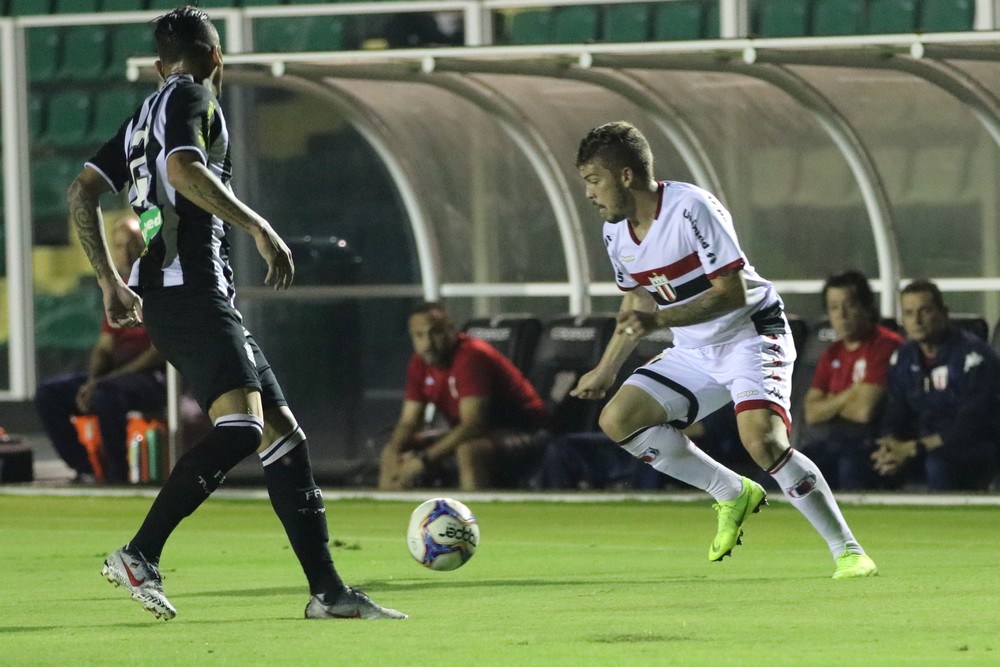 Série B: Com lesão de ex-Ponte, Botafogo-SP vai em busca de reforços