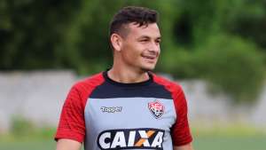 Série B: Meia entrega contratação de atacante no Vitória