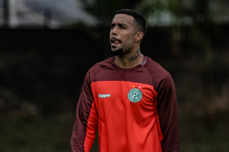 Série B: Guarani rescinde com lateral; Ex-Palmeiras e ex-Flu são os próximos da lista