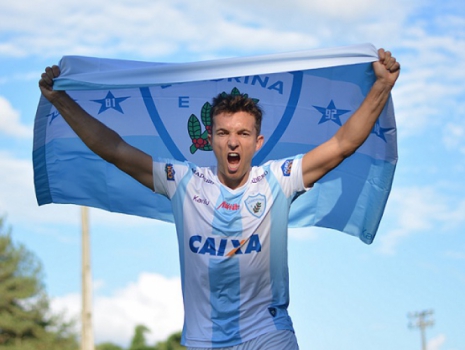 Série B: Atacante pentacampeão brasileiro retorna ao Londrina após período afastado