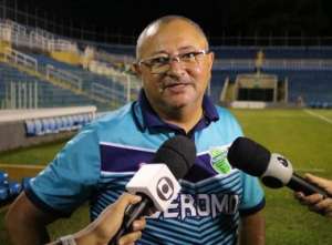 Série D: 'O sonho do acesso continua bem vivo', diz técnico do Floresta-CE