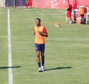 Série B: Vila Nova segue se reforçando e contrata ex-Corinthians