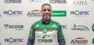 Técnico italiano estreia na Série B de SC com vitória, mas time deve ser eliminado