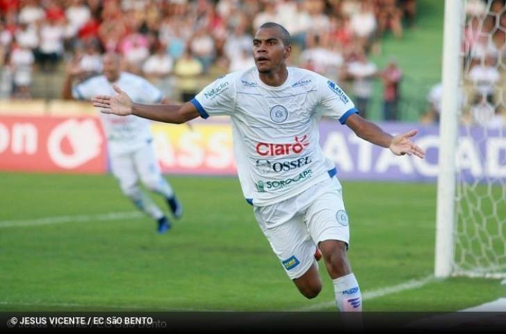 Série B: ‘Nada disso’, rebate Régis sobre fim do tratamento com drogas