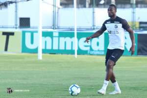 Zagueiro do Ceará espera casa cheia para surpreender o Palmeiras