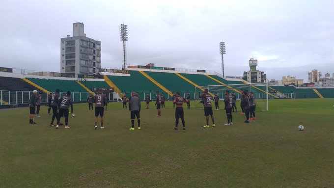Série B: Figueirense faz treino fechado e diretoria debate projeto apresentado por gestora