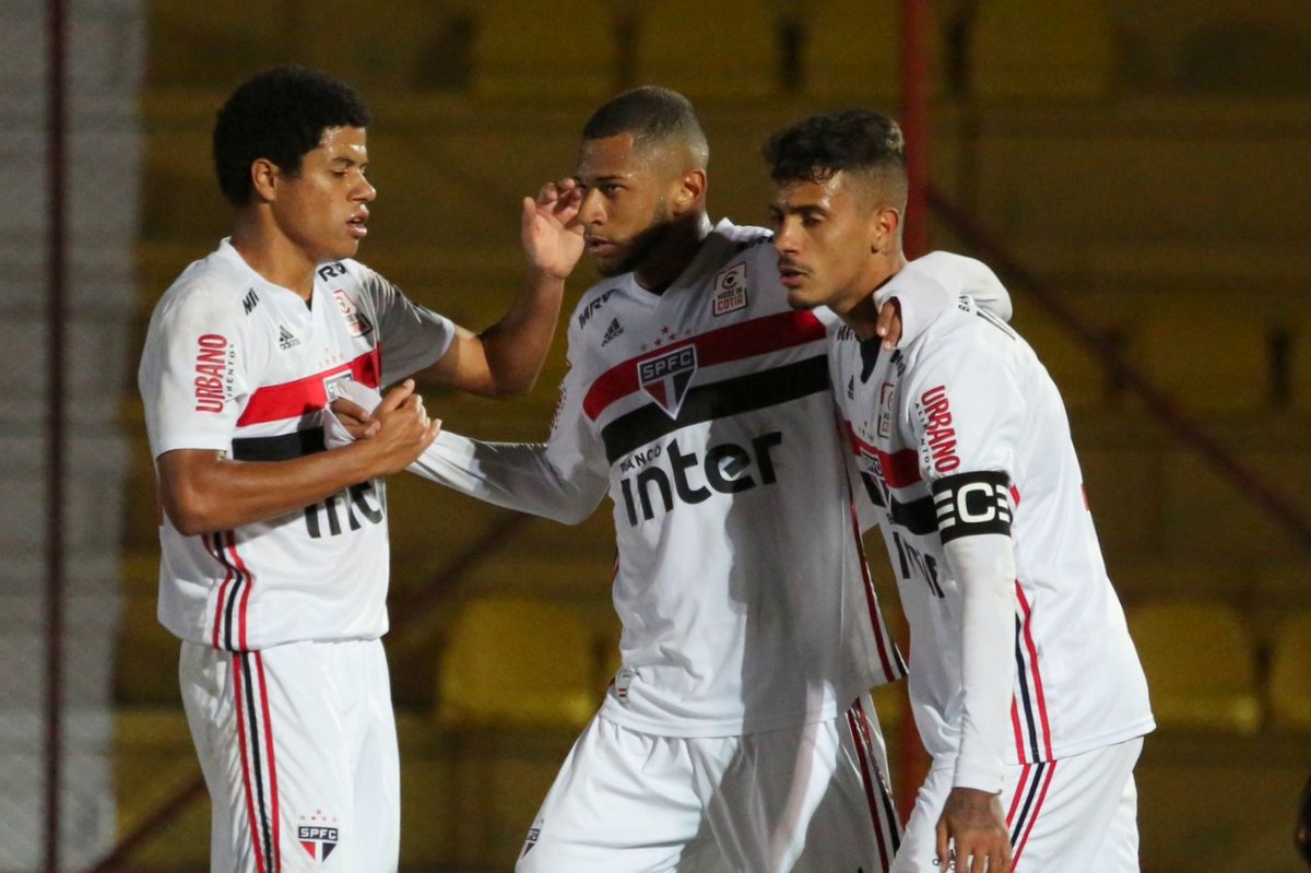 BRASILEIRO SUB-20: São Paulo bate Fluminense e entra G8; Flamengo segue líder