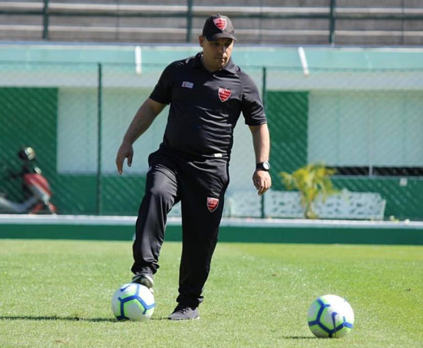 Série B: Técnico do Oeste prega respeito, mas acredita na vitória sobre líder