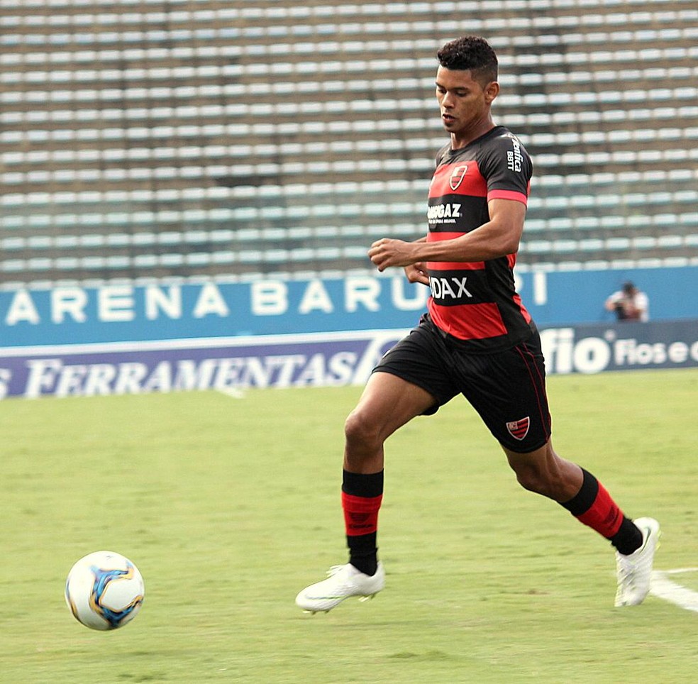 CRB abre negociação com rival da Série B por ex-Fluminense