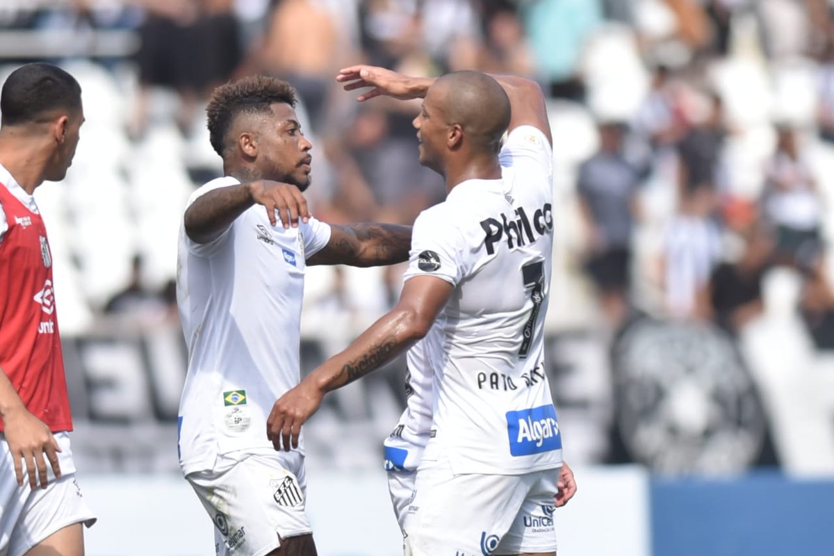 Atacante do Santos explica golaço contra o Botafogo: ‘É o mini míssil aleatório’