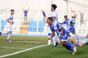 Copa Paulista: Volante revelado pelo Santos renova com Taubaté até o Paulista A2