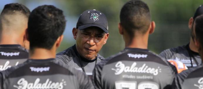 Hemerson Maria pediu mais capricho nas finalizações