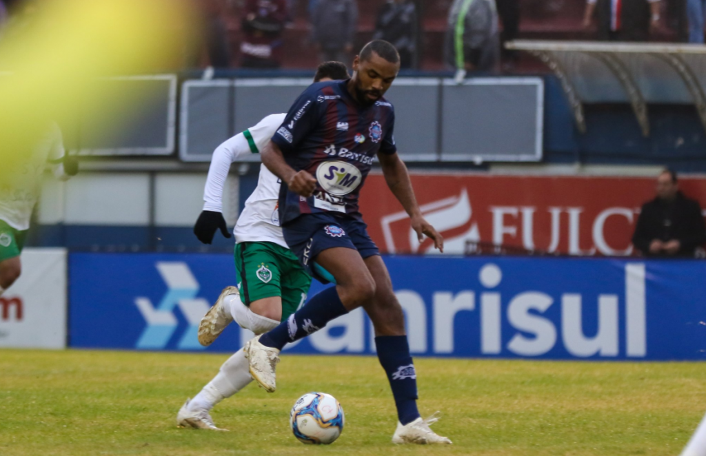 Confusão rolou solta em jogo entre Manaus e Caxias - Luiz Erbes/S.E.R. Caxias