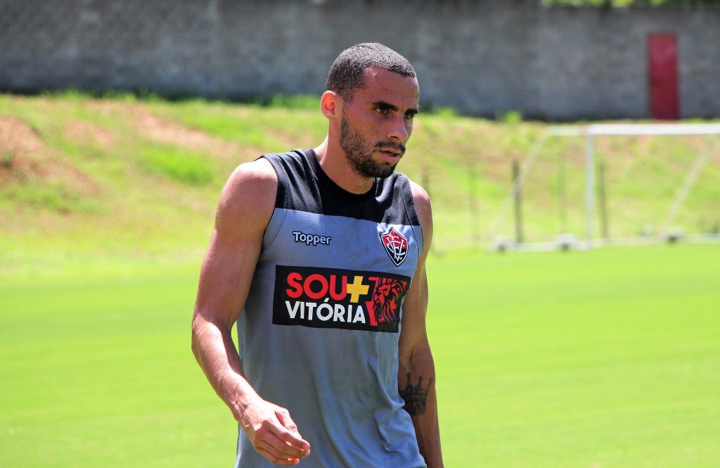 Volante encostado em rival da Série B acerta com o São Bento