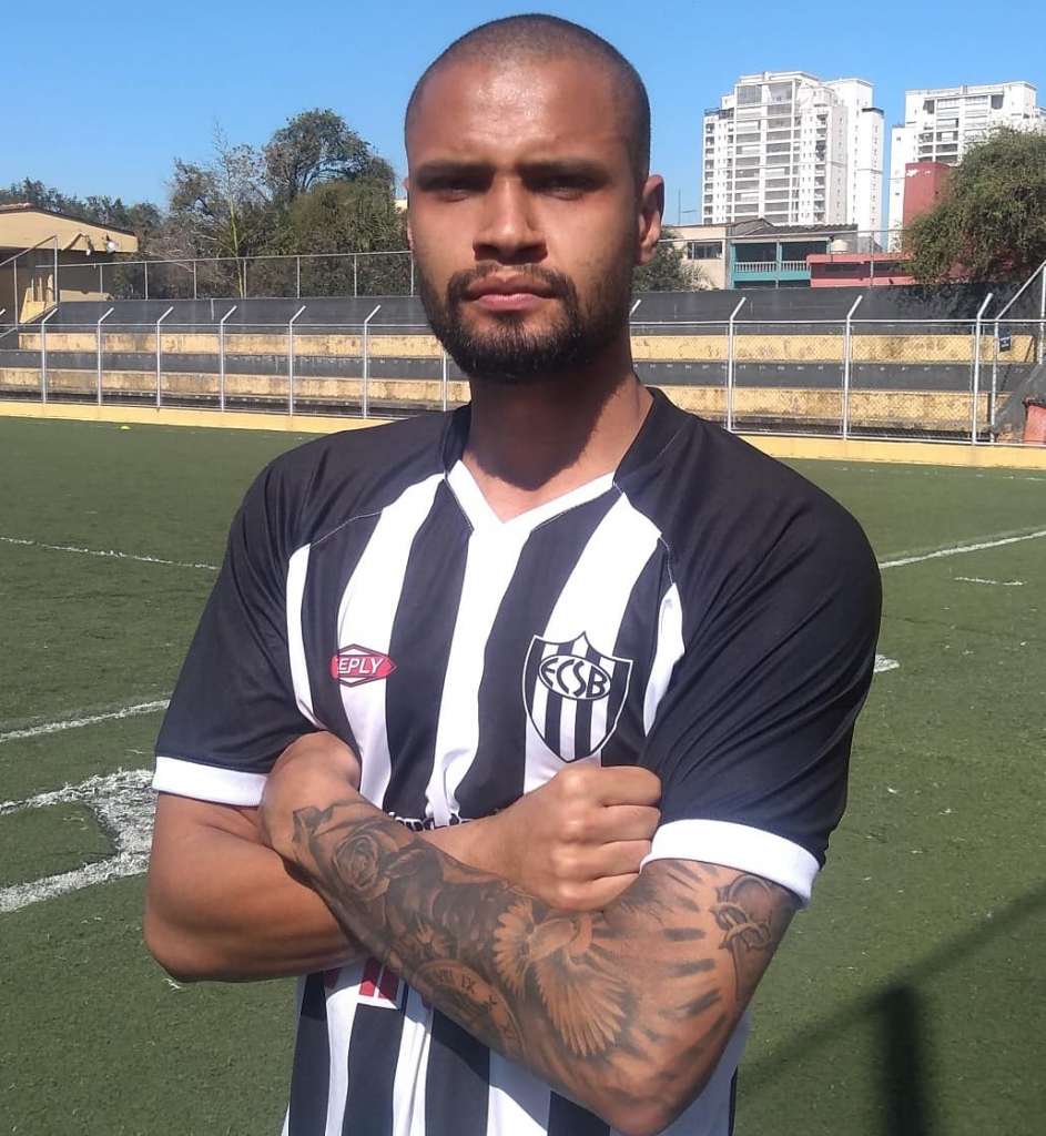 Identificado, meia Lucas Gomes retorna ao Cachorrão (Foto: João Victor Romoli/EC São Bernardo)