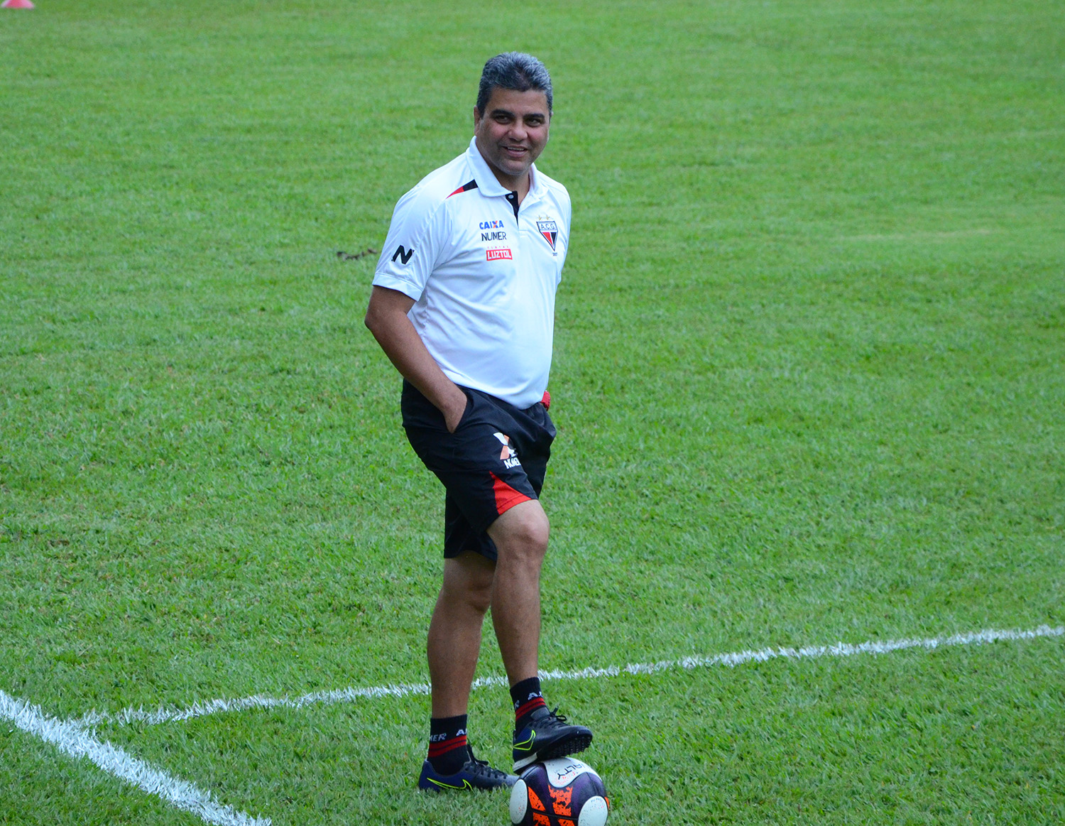 Série B: Cabo elogia performance do Vila, mas alfineta jogadores: “Hora de falar pouco”