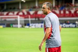 Série B: Após vitória, Chamusca exalta fator casa e prevê decisão contra Botafogo