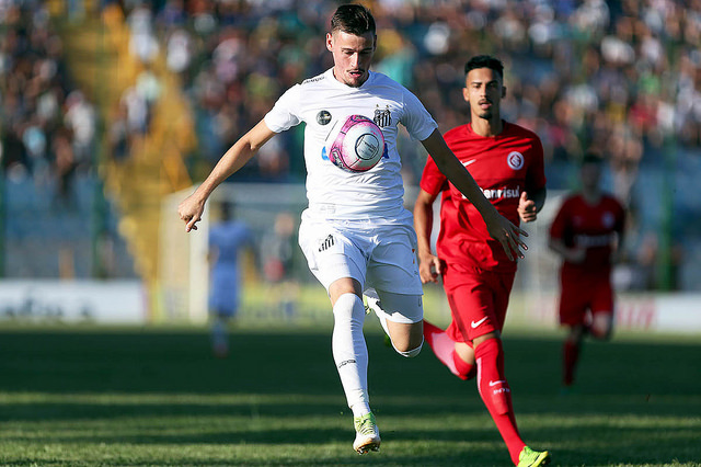 Chapecoense negocia com meia que estava na Série D do Brasileiro