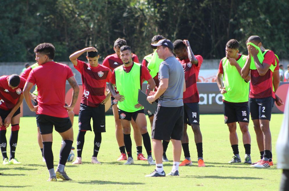 Série B: Treinador do Vitória culpa questão emocional por nova derrota