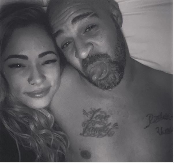 Adriano Imperador desmente boato sobre término de namoro