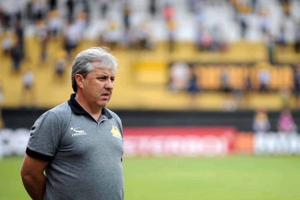 Série B: Dirigente do Criciúma sai em defesa do treinador: “É vencedor”