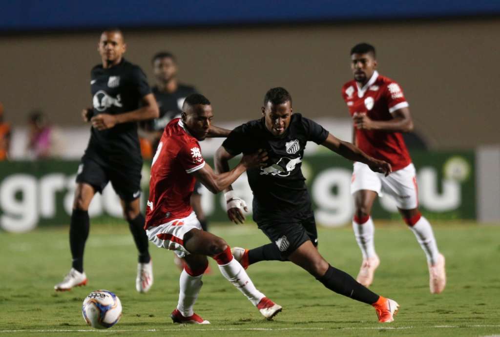 O Bragantino está na liderança isolada da Série B e busca a terceira vitória seguida