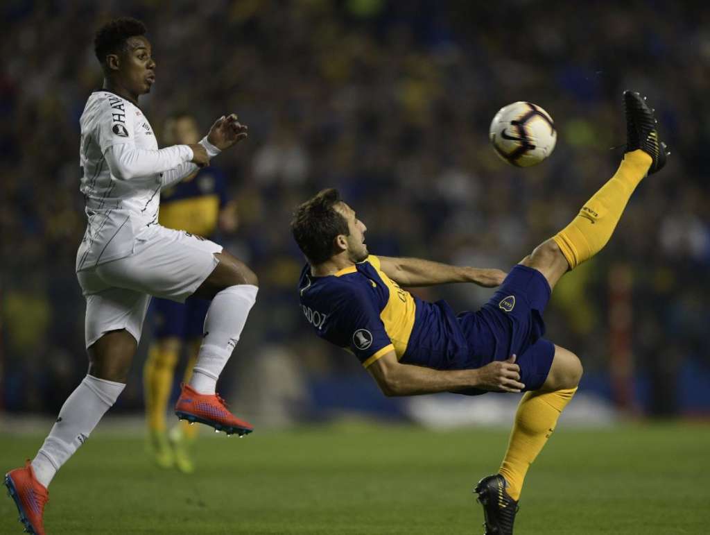Boca Juniors foi bem superior ao Athletico-PR na La Bombonera