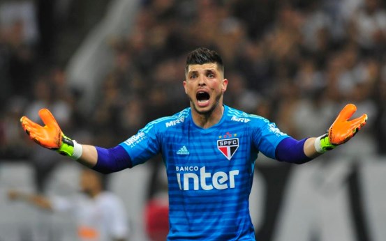 Com dores nas coxas, Tiago Volpi é poupado em treino do São Paulo