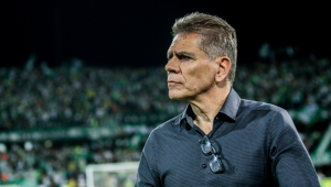 Autuori acompanha treino e indica presença mais direta no dia-a-dia do Santos