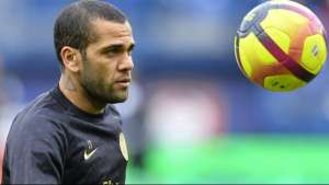 Time do Brasileirão avança em negociação para contratar Daniel Alves