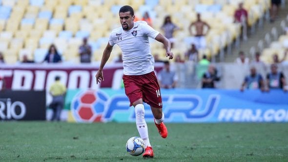 Léo Santos rescinde com o Fluminense e será reintegrado pelo Corinthians