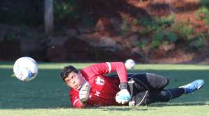 Operário acerta com goleiro que estava em rival da Série B